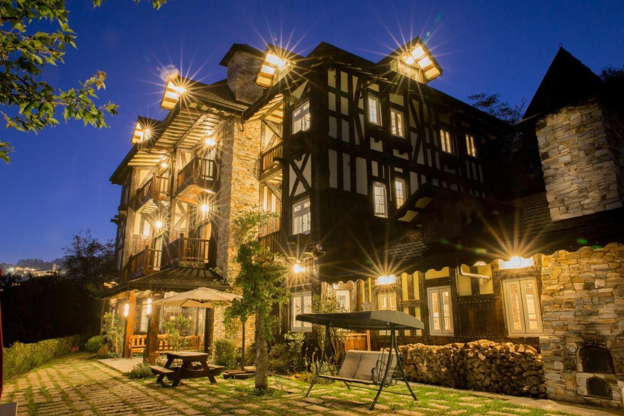 Black Forest Manor 런아이 외부 사진