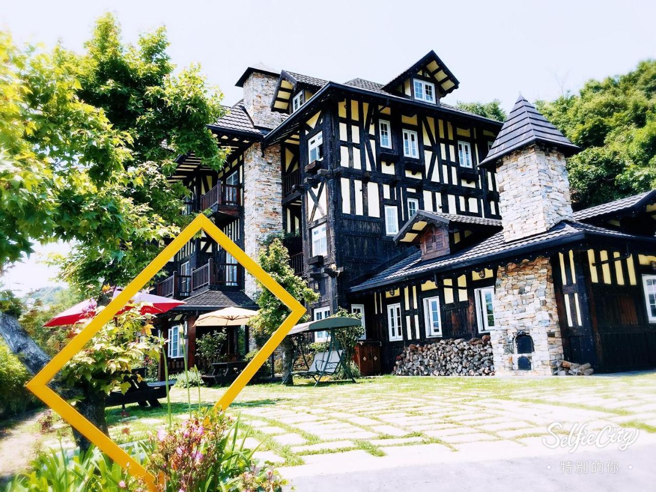Black Forest Manor 런아이 외부 사진