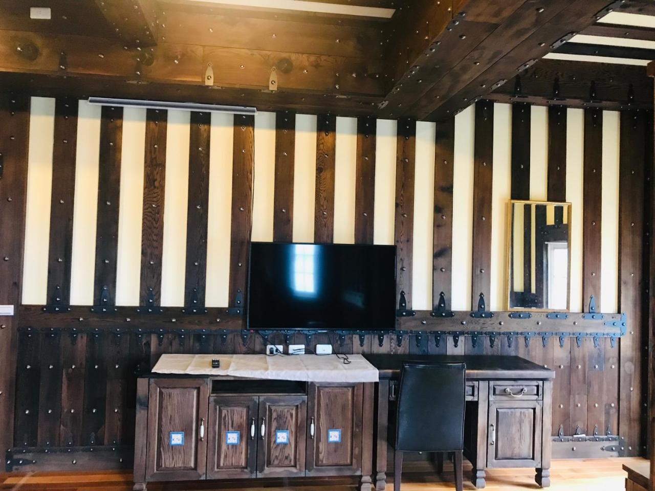 Black Forest Manor 런아이 외부 사진