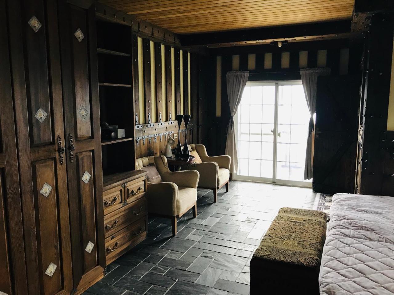 Black Forest Manor 런아이 외부 사진
