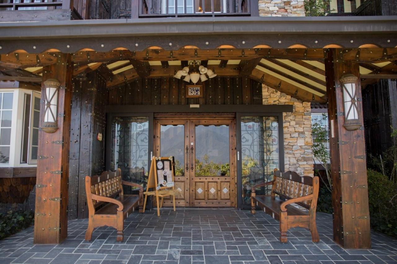 Black Forest Manor 런아이 외부 사진